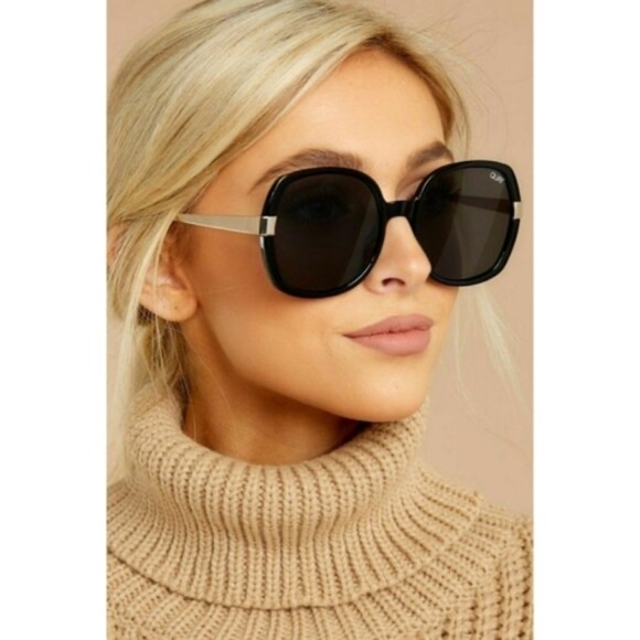 Quay Australia x Chrissy Teigen Gold Dust Sunglasses Black/ Gold NWT - Picture 3 of 13